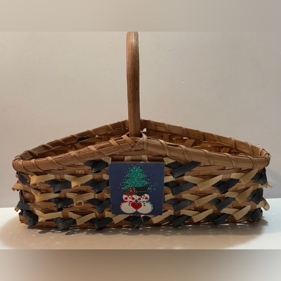 13” Christmas Holiday Basket - Picture 2 of 7